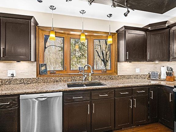 5th image of 421 Saint Louis River Rd