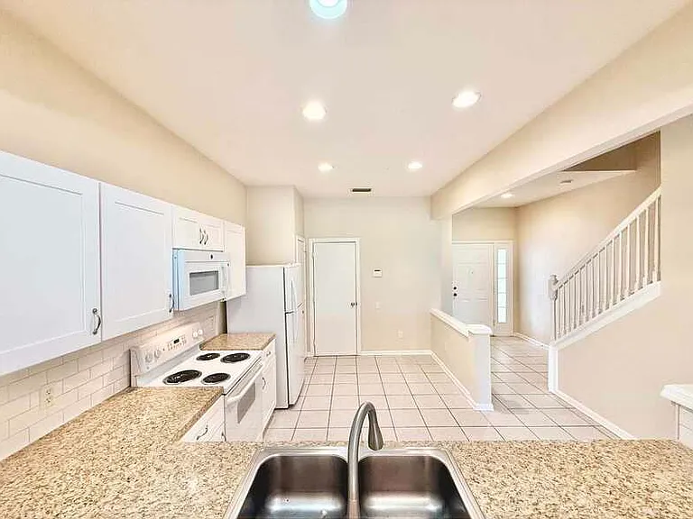 26542 Chimney Spire Ln — Photo 6