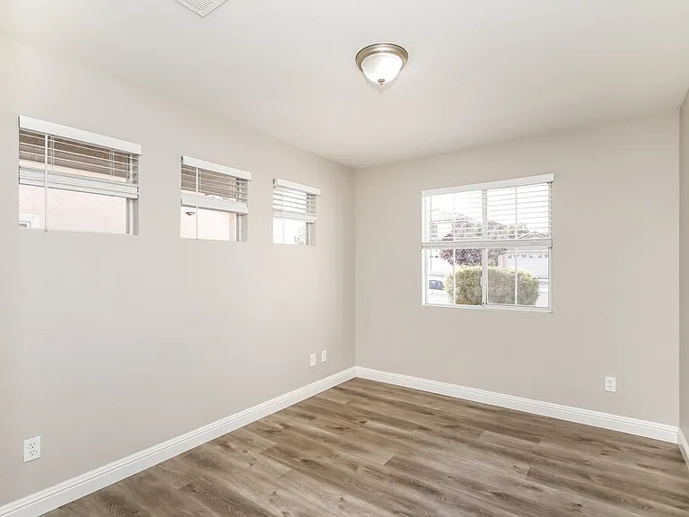 716 Castlebridge Ave — Photo 13