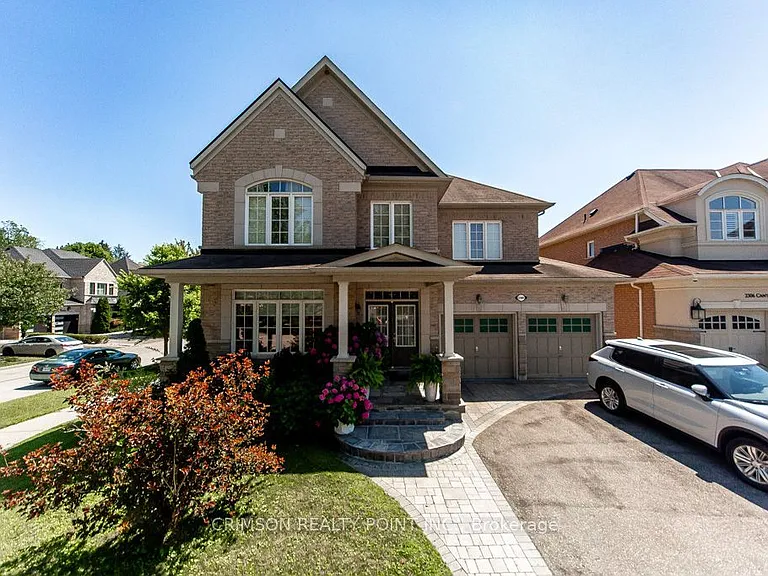 2304 Canterbury Cres — Photo 4