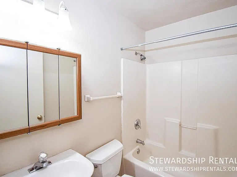 1825 Harris St #9 — Photo 19