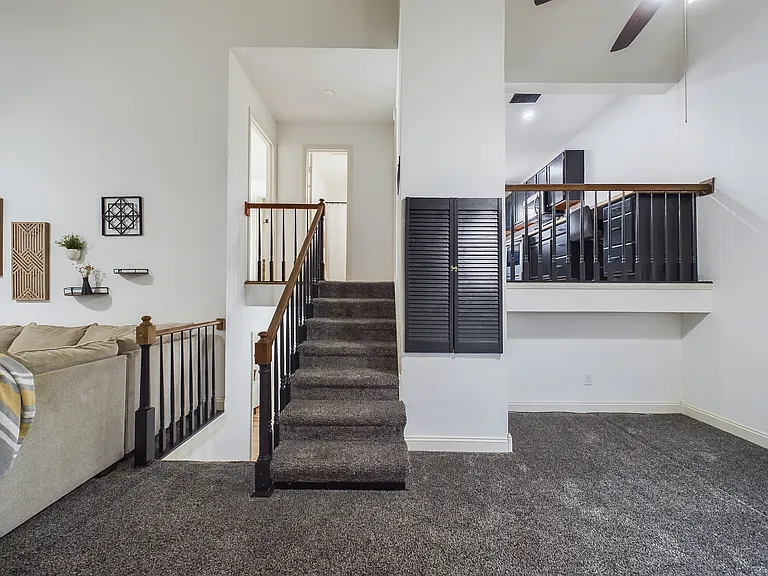 100 Teal Ln — Photo 8