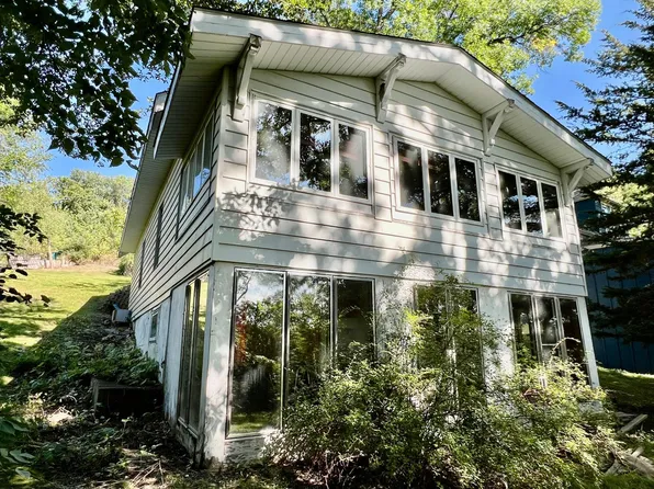 655 Lakeshore Dr, Ortonville, MN 56278