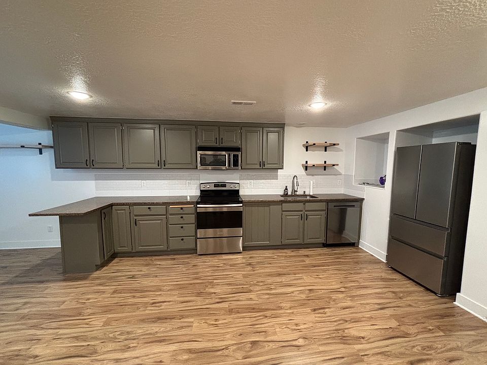 1st image of 188 E Bruin Dr