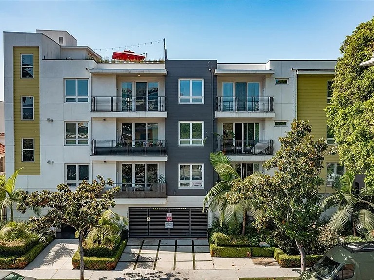 5820 La Mirada Ave #402 — Photo 37