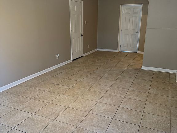 2nd image of 2840 Normandy Dr