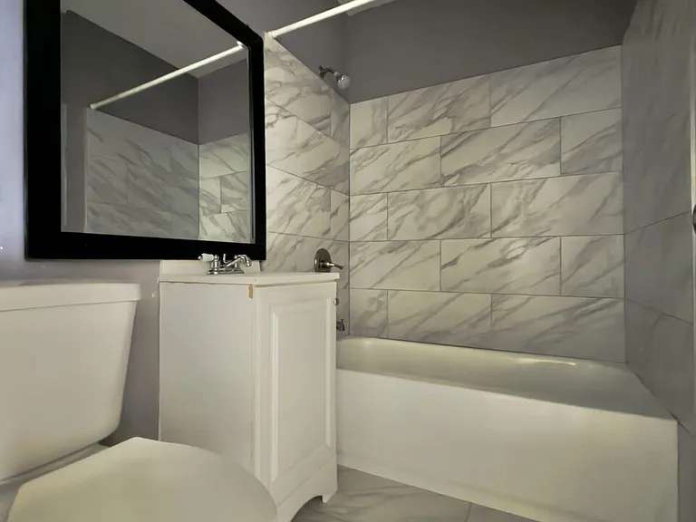 837 S Ardmore Ave #6 — Photo 9