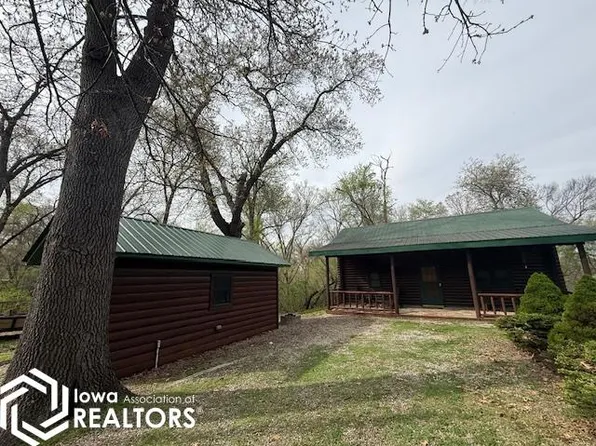 4320 Shady Lane Dr, Brooklyn, IA 52211