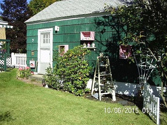 4th image of 10 Parkwood Ave