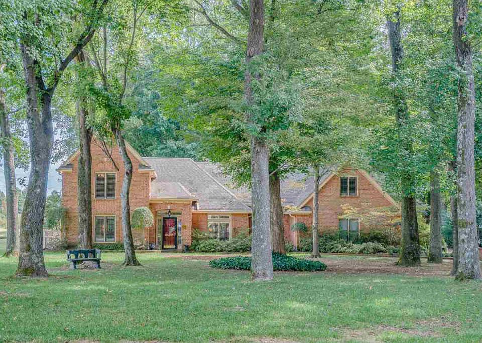 1st image of 2096 Brackenbury Ln