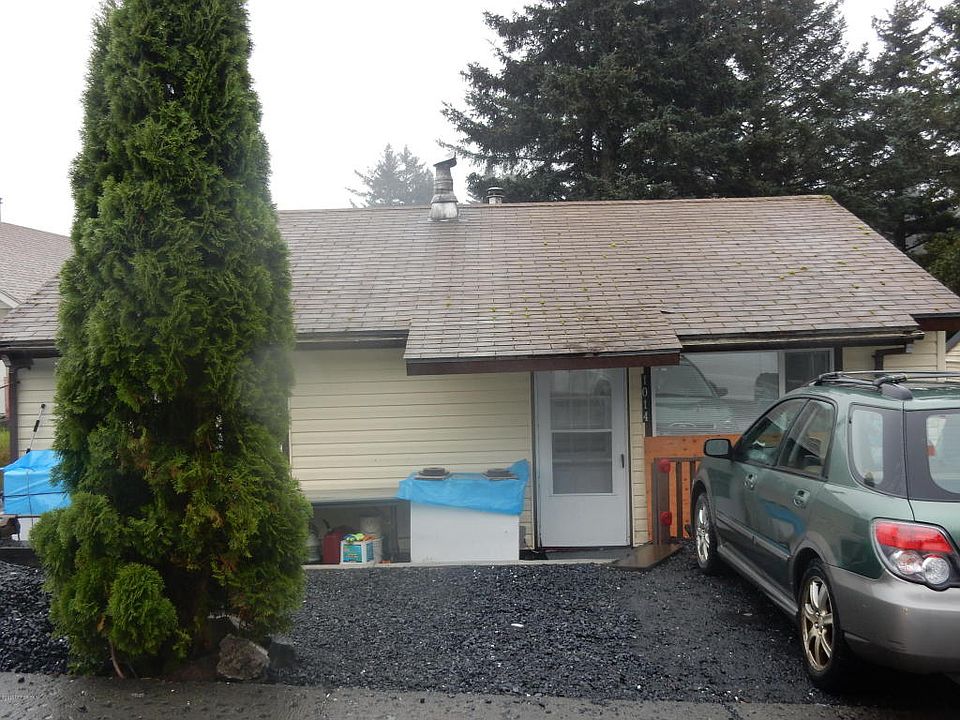 2nd image of 1014 Pine Cres