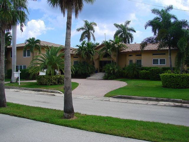 1st image of 626 Solar Isle Dr