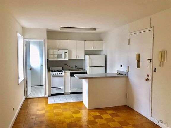 2nd image of 1470 1st Ave APT 5J