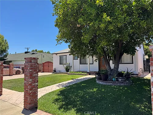 8739 Tyrone Ave Photo 1