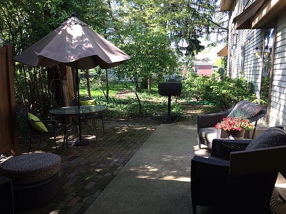 Patio w/ Gas Grill