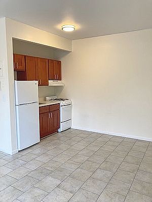4th image of 201 E 118th St APT 2E