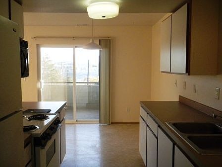 2nd image of 214 Antles St APT 305