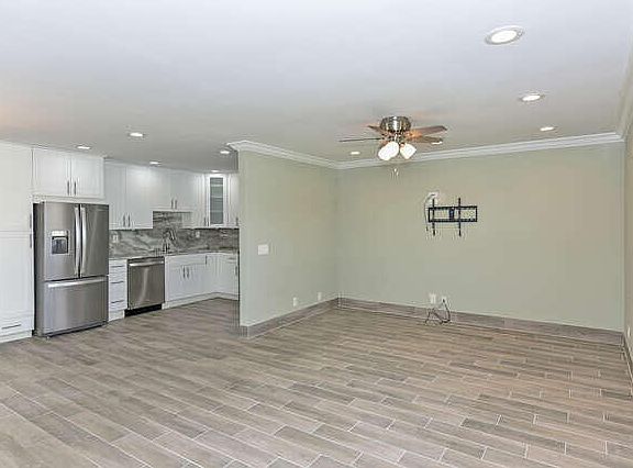 2nd image of 864 Normandy Trl #R