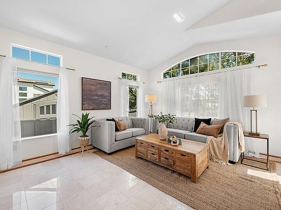 4th image of 630 Fox Hollow Way