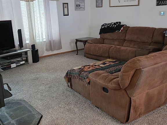 2nd image of 181 Rock Ridge Dr
