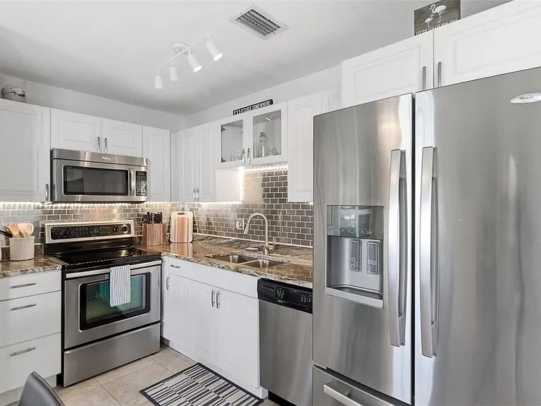 5174 Beach Dr SE #D — Photo 15