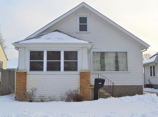 7833 16th Ave, Kenosha, WI 53143