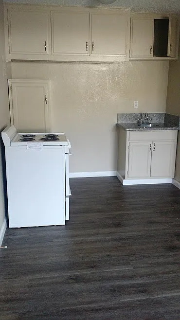 Studio, 300 sqft, $1,268 — Photo 4