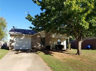 92 N James St, Farmington, AR 72730