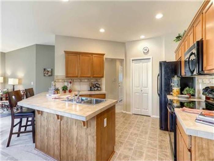 Spacious kitchen lots of