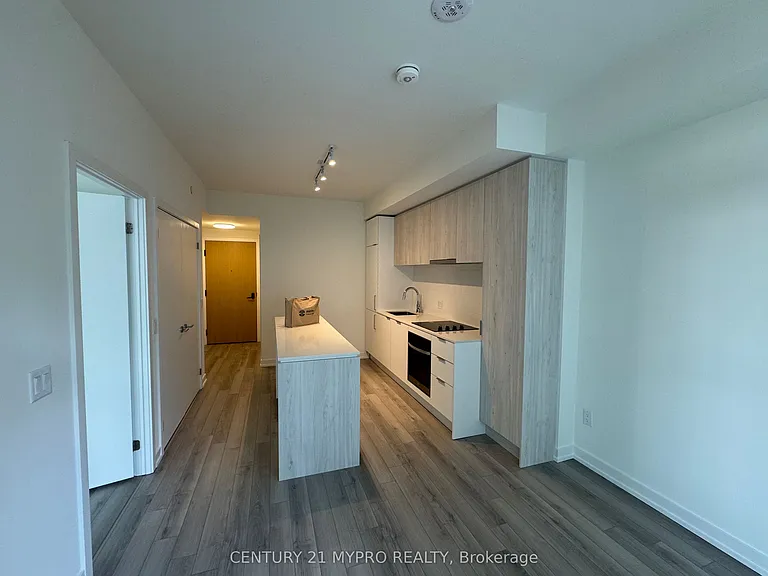 89 Church St #1010 — Photo 5