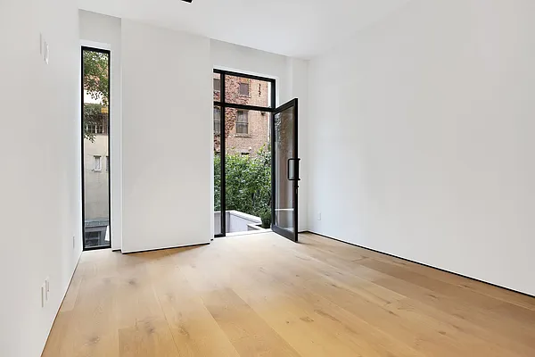 Rented by Compass | media 12