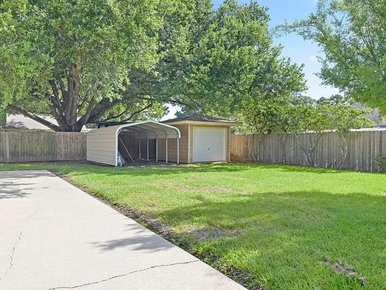 321 Orgeron Dr — Photo 11