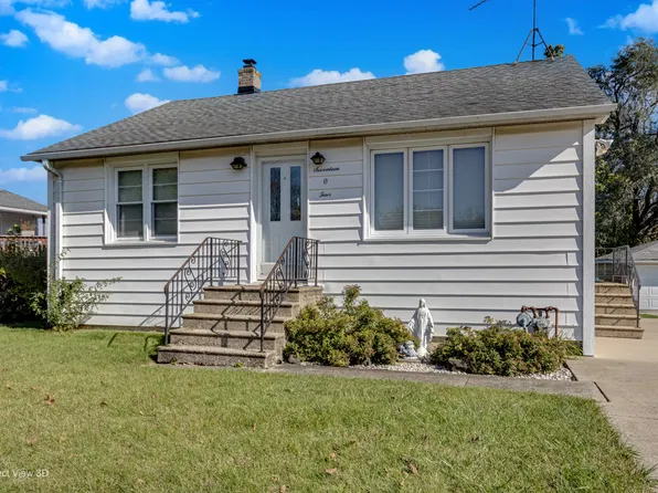 1704 Cora St, Crest Hill, IL 60403