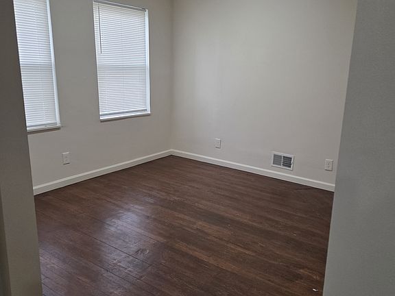 4th image of 964 Parkwood Dr #1