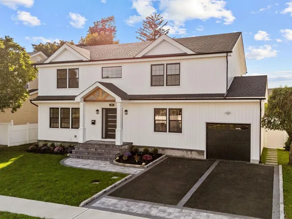 29 Melanie Lane, Syosset, NY 11791