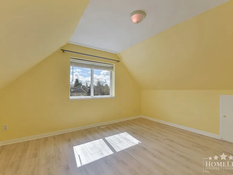 6375 187a St #UPPER HOUSE — Photo 26