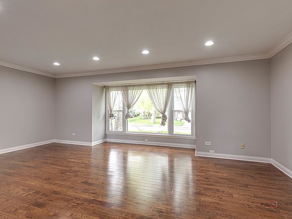 4th image of 2107 E Lillian Ln
