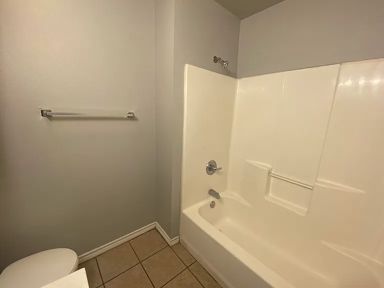 5420 Kemper St — Photo 15