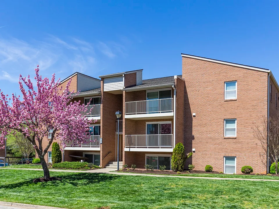 The Crest Apartments