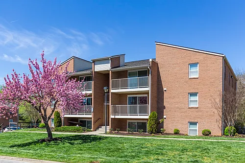 The Crest Apartments Photo 1