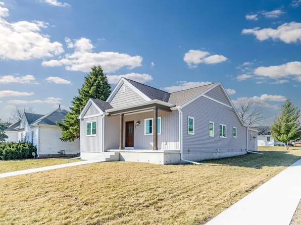 501 Pine St, Reinbeck, IA 50669