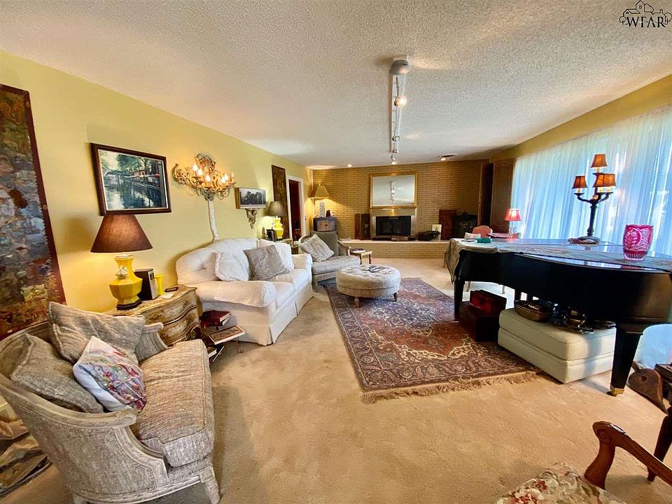 1st image of 100 Hilltop Dr
