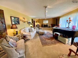 100 Hilltop Dr, Electra, TX 76360
