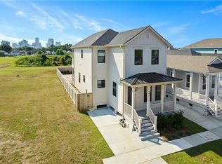541 Thayer St, New Orleans, LA 70114