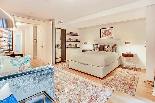 Rented by Compass | media 21