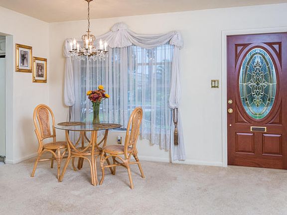 4th image of 402 N Neptune Dr