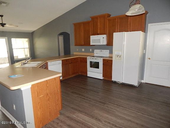 5th image of 2400 Watermill Dr