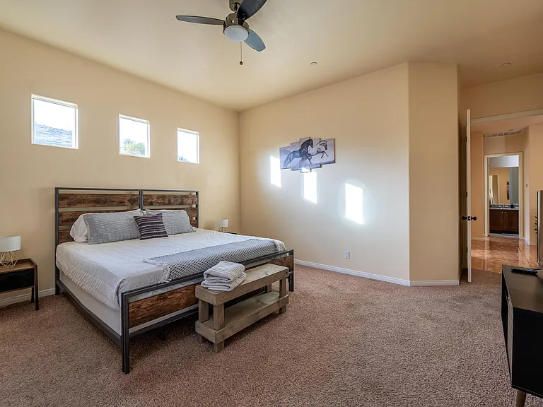4980 Surrey Ct — Photo 28
