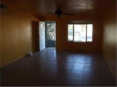 3rd image of 4439 W Sunnyside Ave