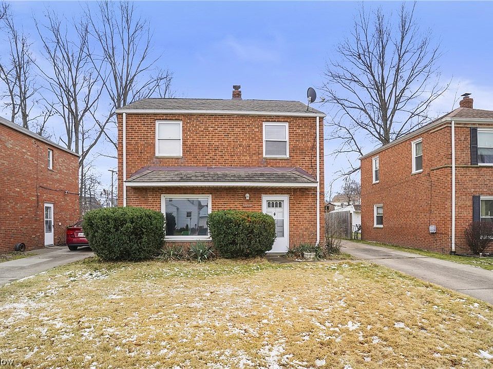 1st image of 23820 Hartland Dr